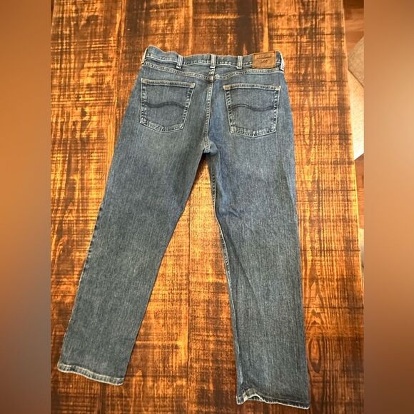 EUC- Men’s Lee Premium Select straight leg jeans - Picture 3 of 4